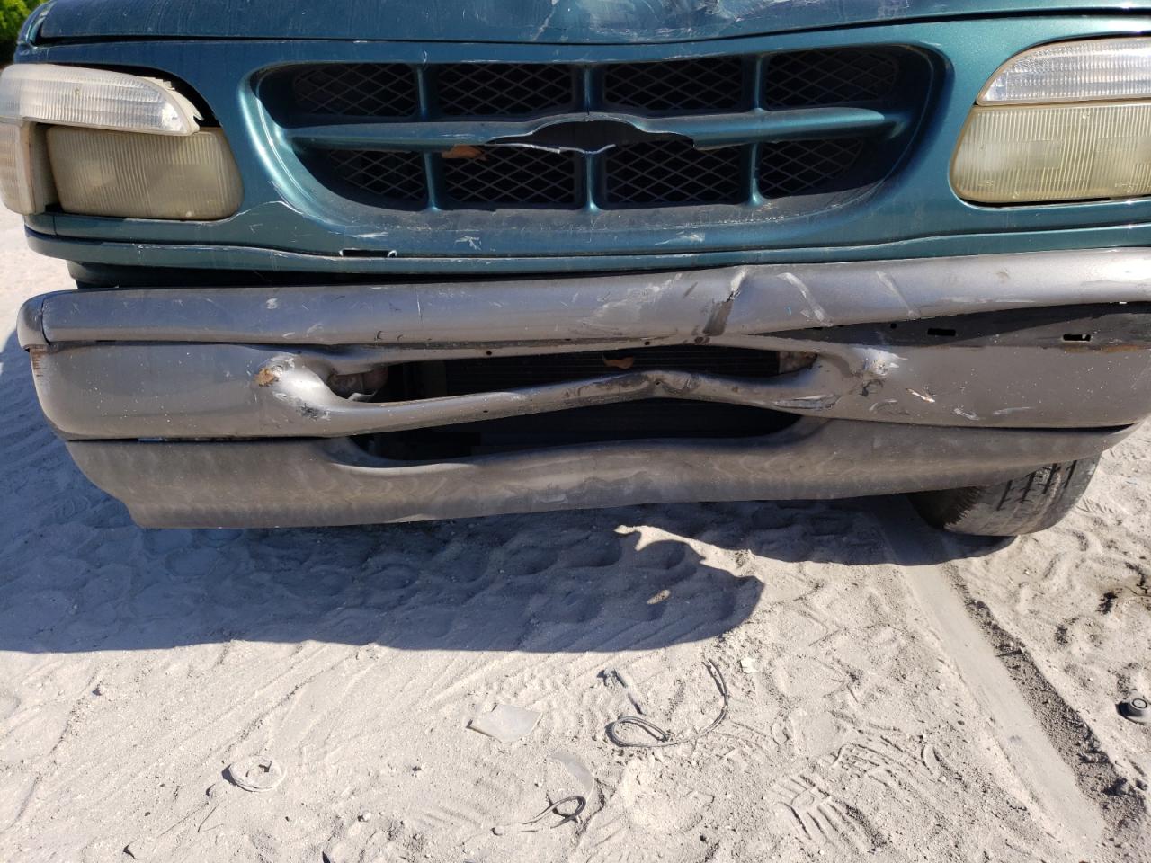 Photo 10 from auction – 1998 FORD EXPLORER with VIN 1FMYU22X3WUC83083
