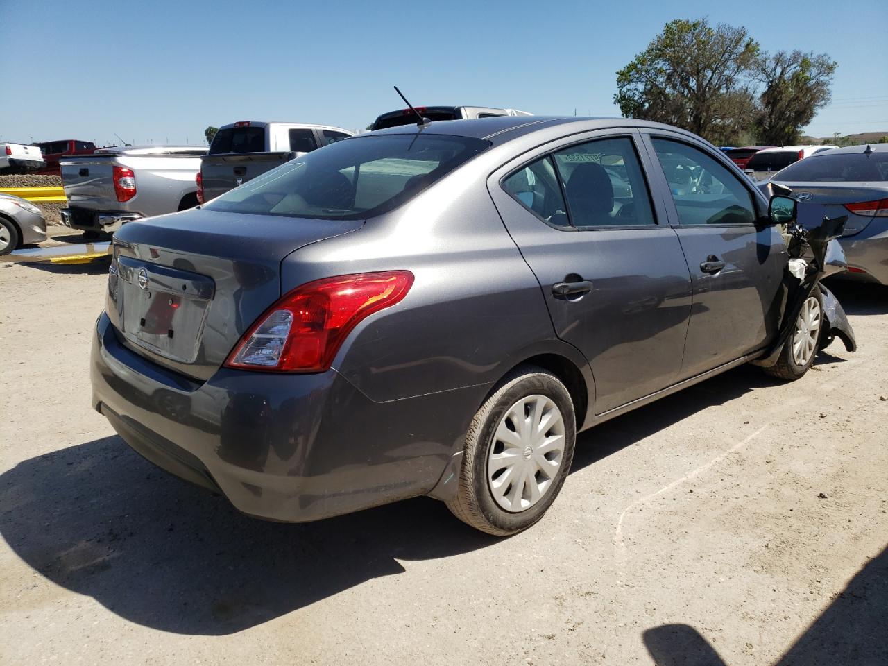 Photo 4 from auction – 2019 NISSAN VERSA S with VIN 3N1CN7AP1KL807879