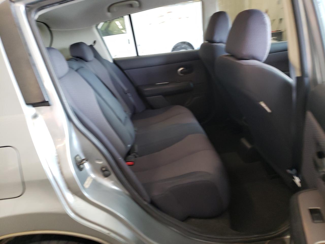 Photo 6 from auction – 2007 NISSAN VERSA S with VIN 3N1BC13E37L389603