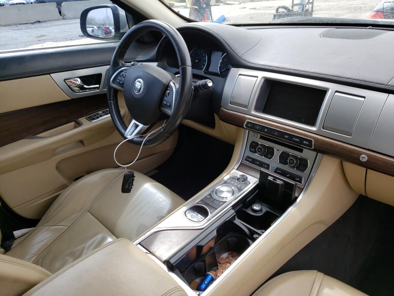 Photo 9 from auction – 2013 JAGUAR XF with VIN SAJWJ0EF7D8S88855