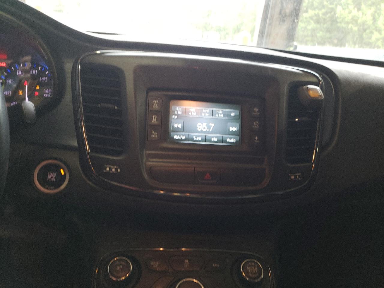 Photo 9 from auction – 2015 CHRYSLER 200 S with VIN 1C3CCCBB3FN676141