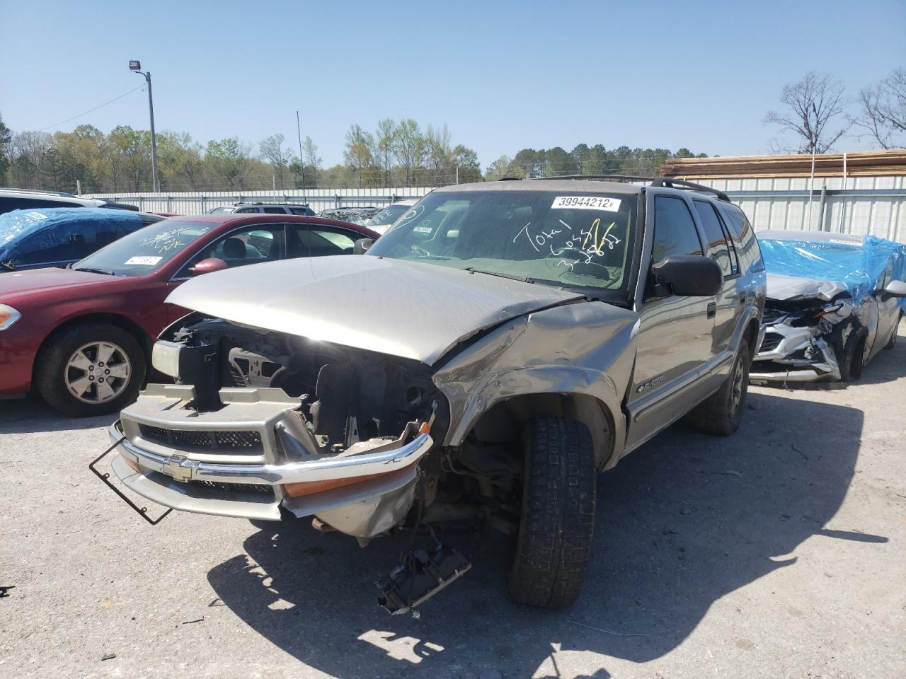 Photo 2 from auction – 2004 CHEVROLET BLAZER with VIN 1GNDT13X34K141461