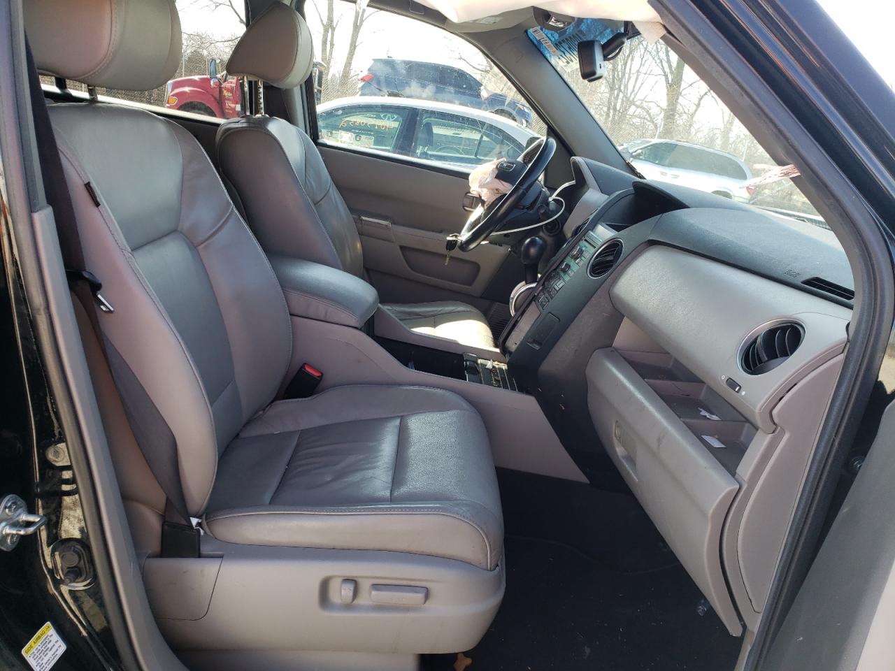 Photo 5 from auction – 2011 HONDA PILOT EXL with VIN 5FNYF4H51BB095018