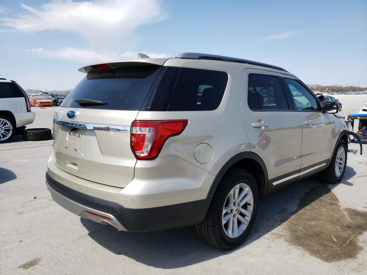 Photo 4 from auction – 2017 FORD EXPLORER X with VIN 1FM5K7D83HGA92003
