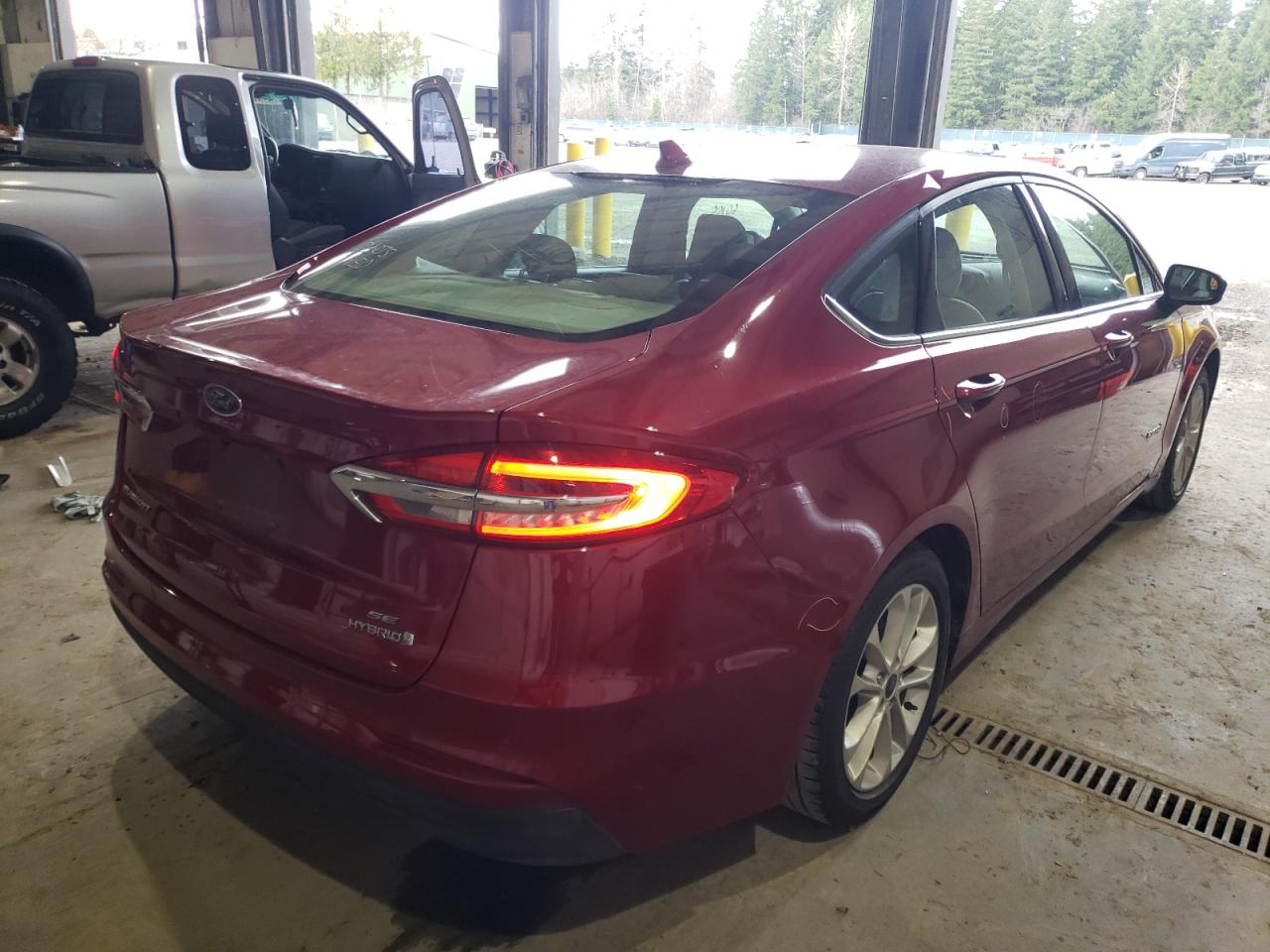 Photo 4 from auction – 2019 FORD FUSION SE with VIN 3FA6P0LU3KR179535