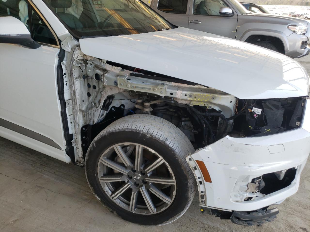 Photo 9 from auction – 2018 AUDI Q7 PRESTIG with VIN WA1VAAF73JD020924