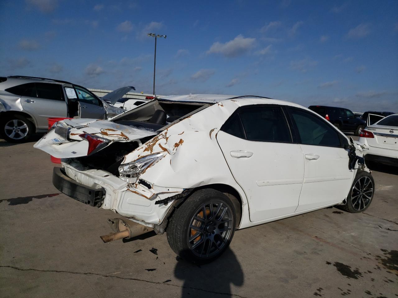 Photo 4 from auction – 2018 TOYOTA COROLLA L with VIN 5YFBURHE1JP778493