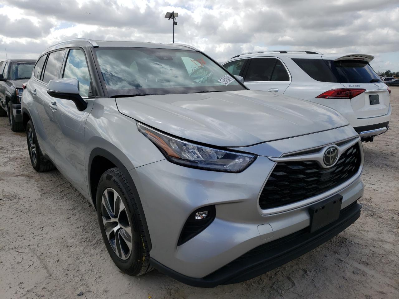 Photo 1 from auction – 2020 TOYOTA HIGHLANDER with VIN 5TDGZRAH1LS502949