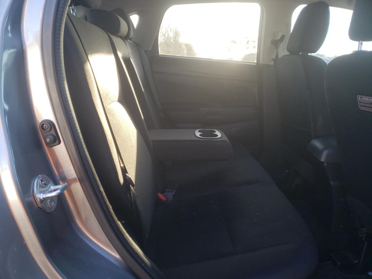 Photo 6 from auction – 2015 MITSUBISHI OUTLANDER with VIN 4A4AR3AW9FE025661