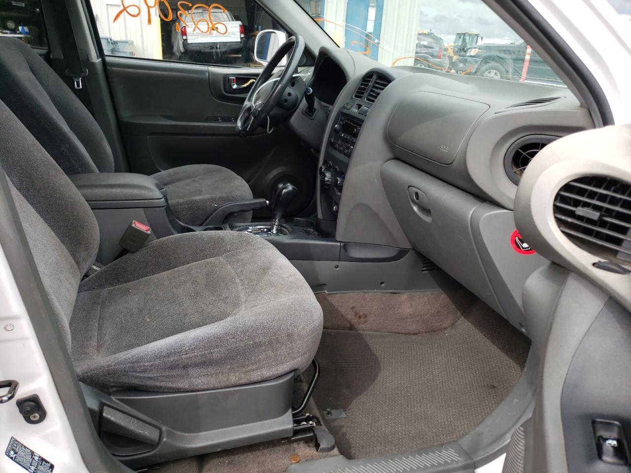 Photo 5 from auction – 2003 HYUNDAI SANTA FE with VIN KM8SC73E83U500299