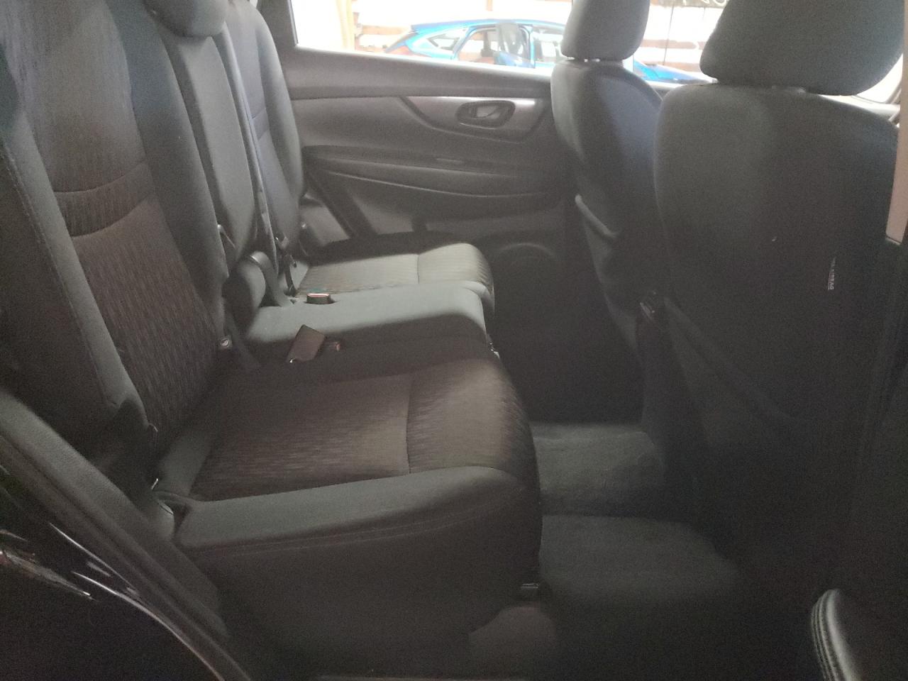 Photo 6 from auction – 2019 NISSAN ROGUE S with VIN 5N1AT2MT2KC731943