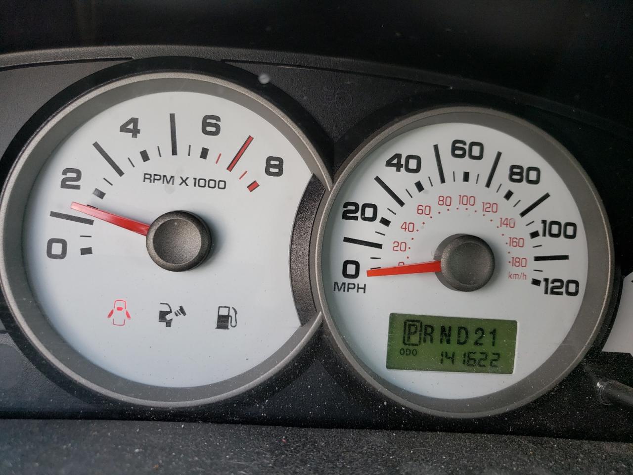 Photo 8 from auction – 2005 FORD ESCAPE XLT with VIN 1FMYU93195KB22962