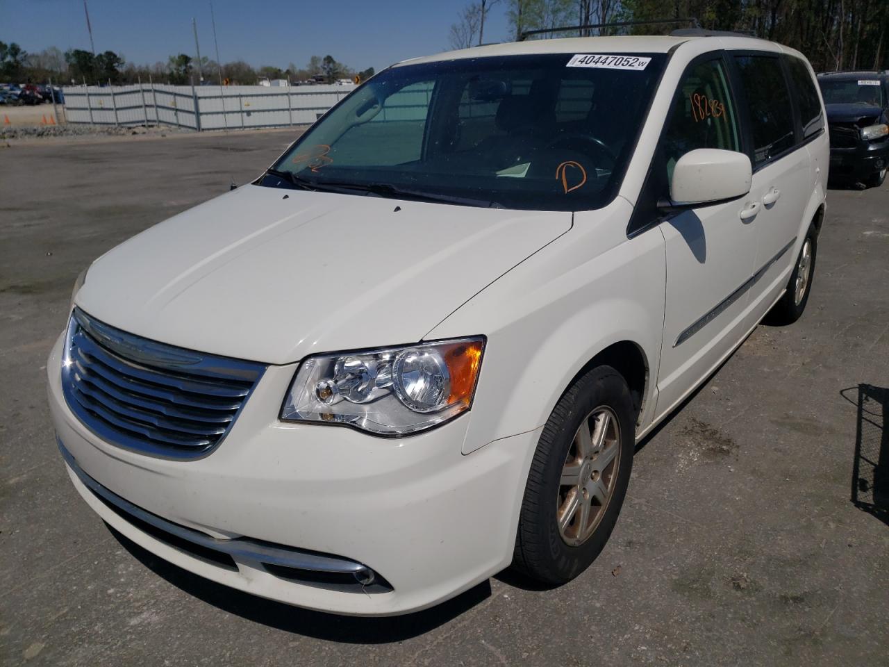 Photo 2 from auction – 2013 CHRYSLER TOWN & COU with VIN 2C4RC1BG7DR525485