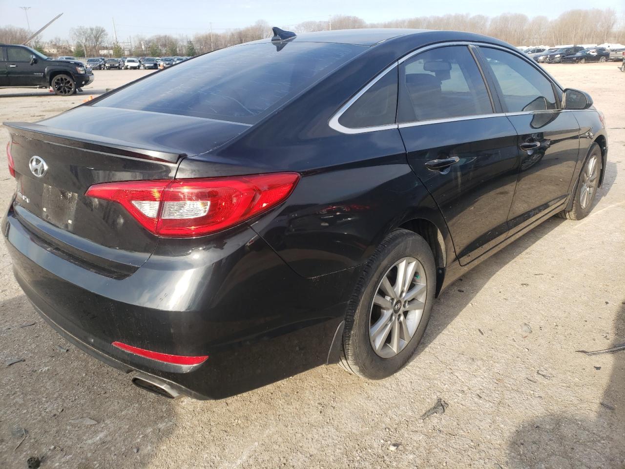 Photo 4 from auction – 2015 HYUNDAI SONATA SE with VIN 5NPE24AF0FH213679