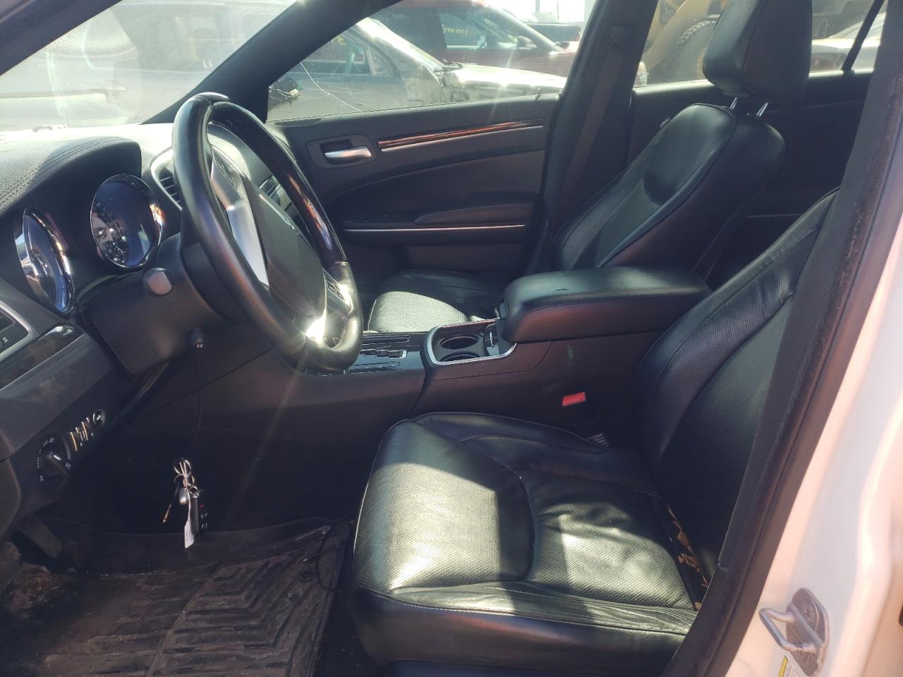 Photo 5 from auction – 2011 CHRYSLER 300C with VIN 2C3CK6CT6BH573813