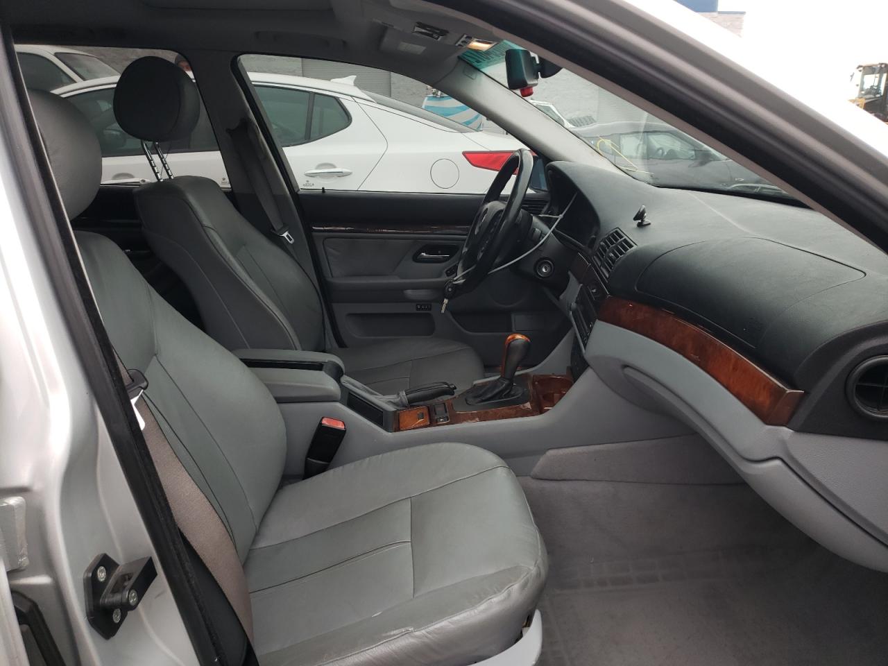 Photo 5 from auction – 2003 BMW 525 IT AUT with VIN WBADS43413GE11825