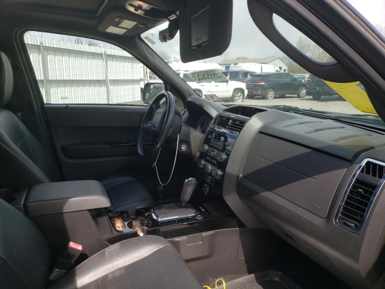 Photo 5 from auction – 2011 FORD ESCAPE LIM with VIN 1FMCU0EG3BKB88300