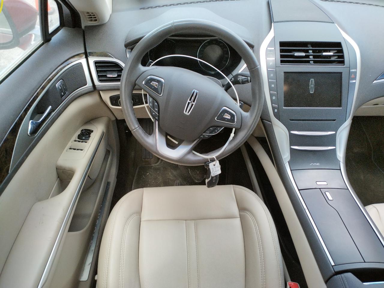 Photo 9 from auction – 2016 LINCOLN MKZ with VIN 3LN6L2G97GR625471
