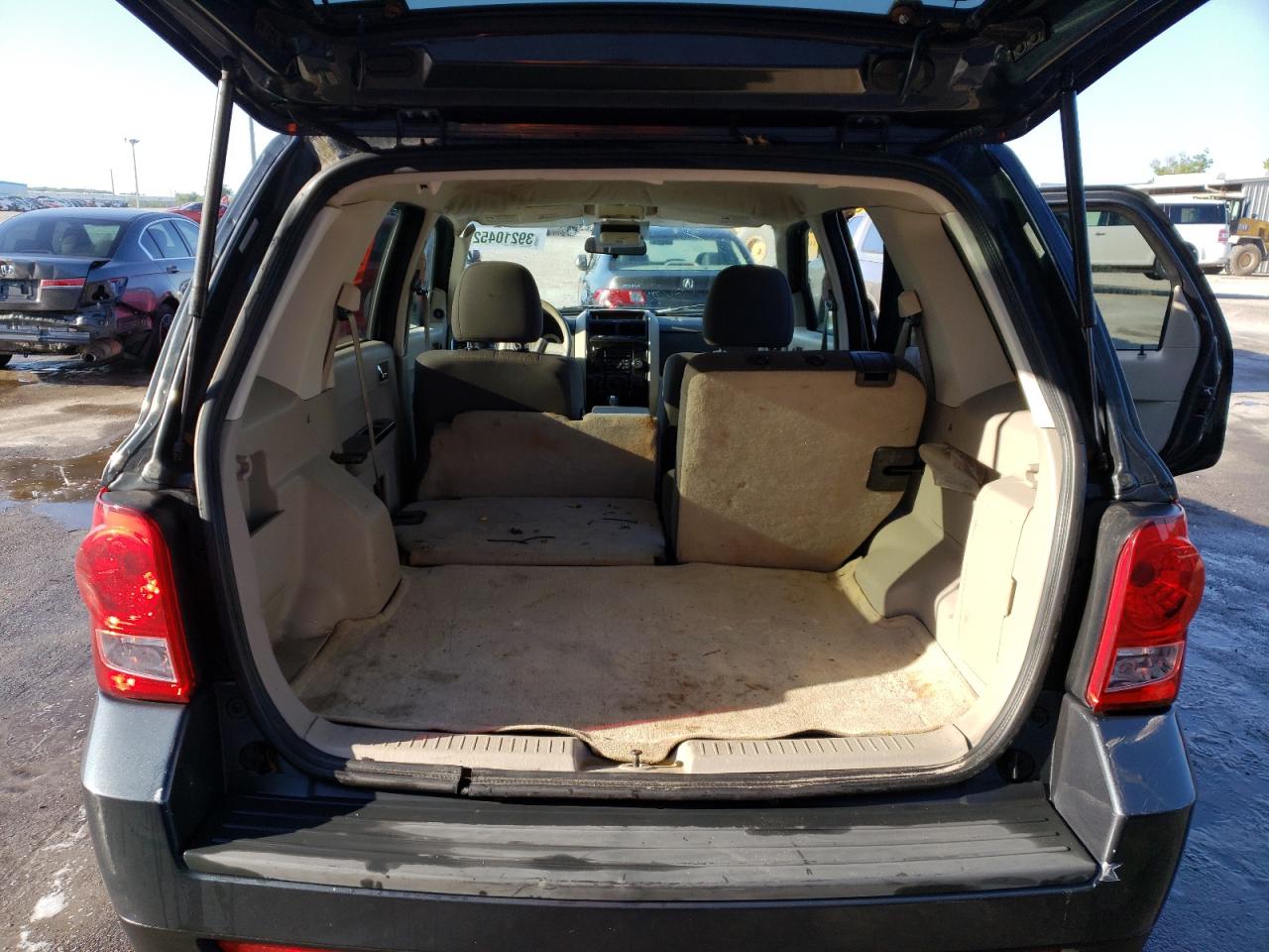 Photo 9 from auction – 2008 MAZDA TRIBUTE I with VIN 4F2CZ02Z18KM12068
