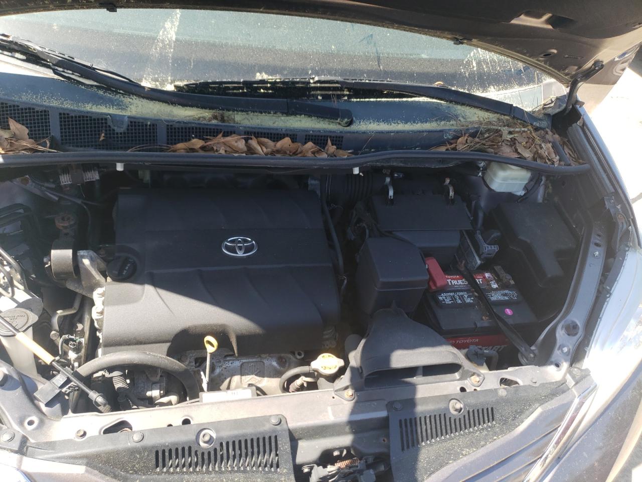 Photo 7 from auction – 2015 TOYOTA SIENNA LE with VIN 5TDJK3DC7FS096641