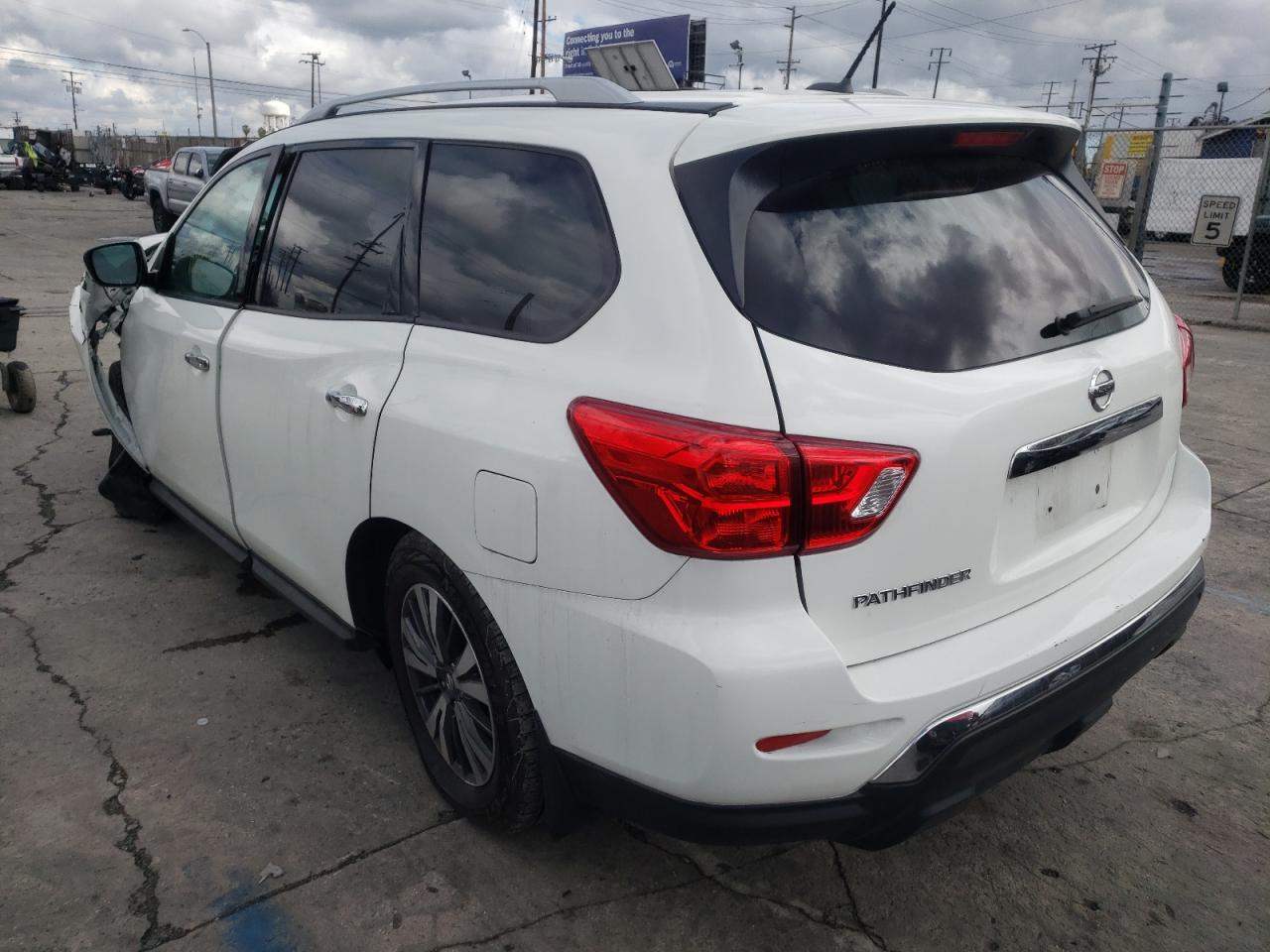 Photo 3 from auction – 2017 NISSAN PATHFINDER with VIN 5N1DR2MN4HC911849