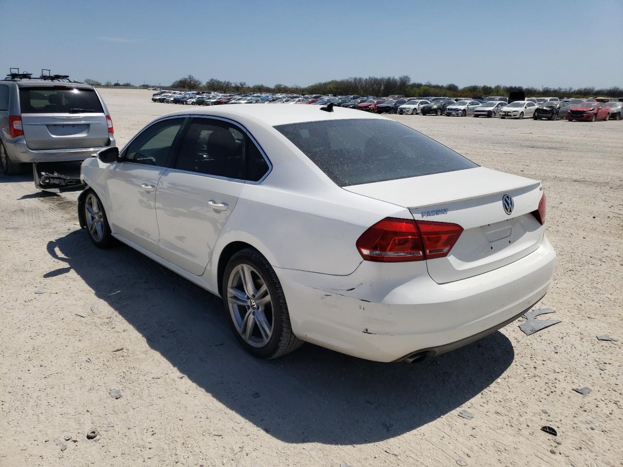 Photo 3 from auction – 2012 VOLKSWAGEN PASSAT SE with VIN 1VWBM7A3XCC087937