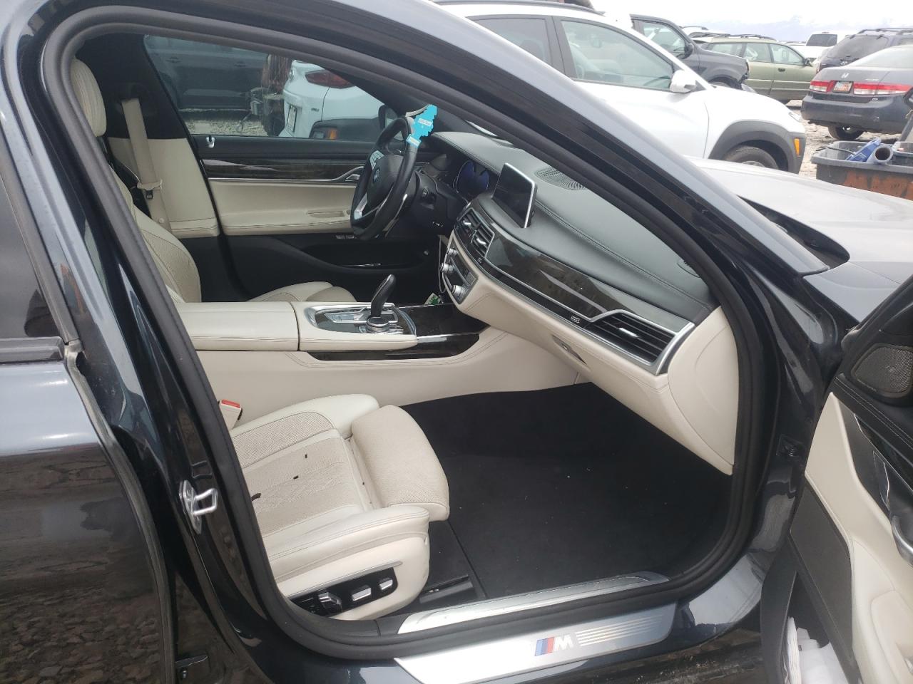 Photo 5 from auction – 2016 BMW 750 with VIN WBA7F2C51GG416279