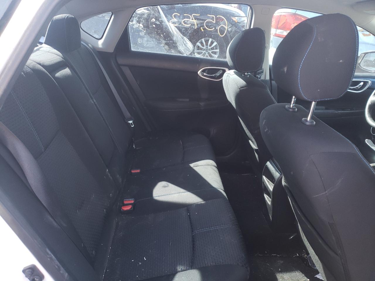 Photo 6 from auction – 2016 NISSAN SENTRA S with VIN 3N1AB7AP1GY297141
