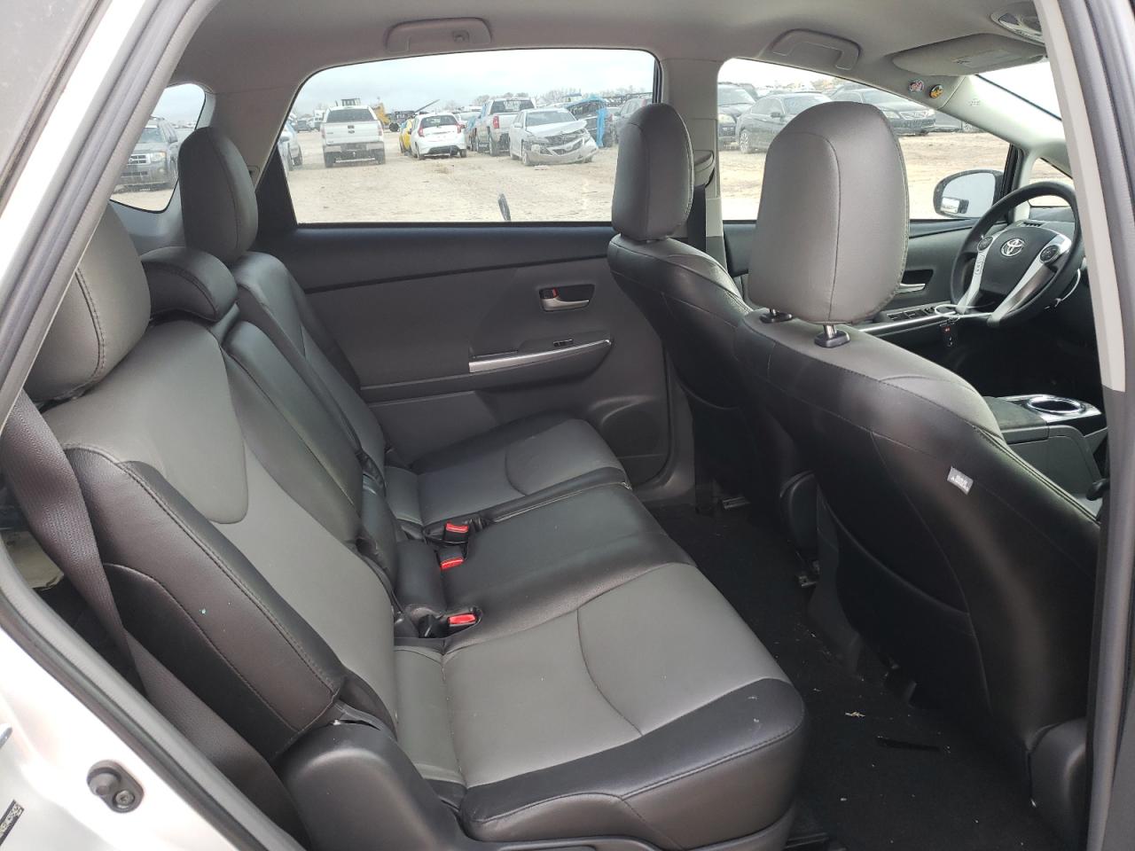 Photo 6 from auction – 2012 TOYOTA PRIUS V with VIN JTDZN3EU4C3154252
