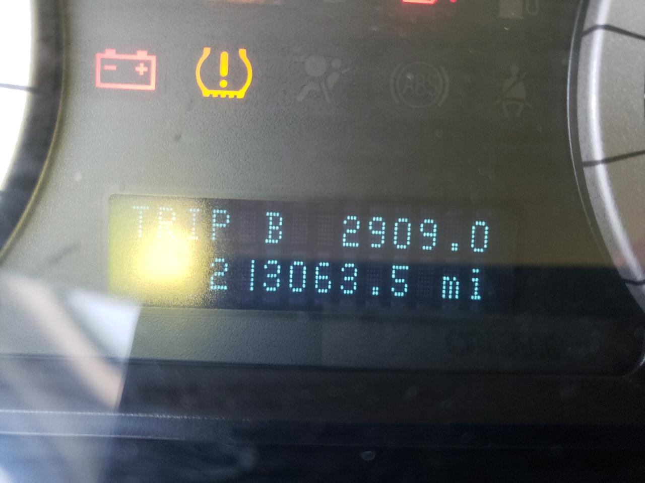 Photo 8 from auction – 2011 FORD ESCAPE XLT with VIN 1FMCU9DG7BKA75875
