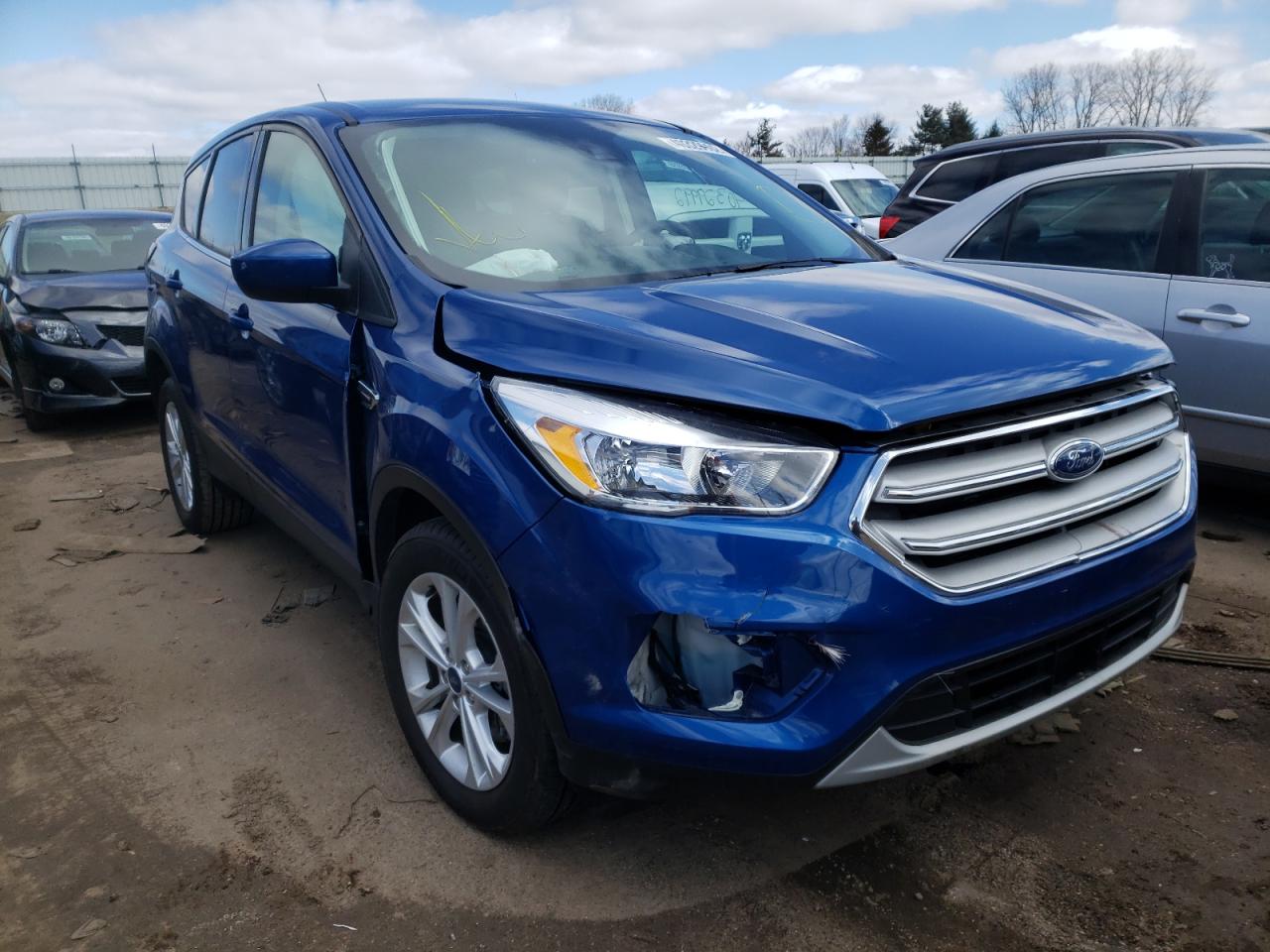 FORD ESCAPE SE 2019 with VIN 1FMCU9GDXKUC24561 - Photo from auction