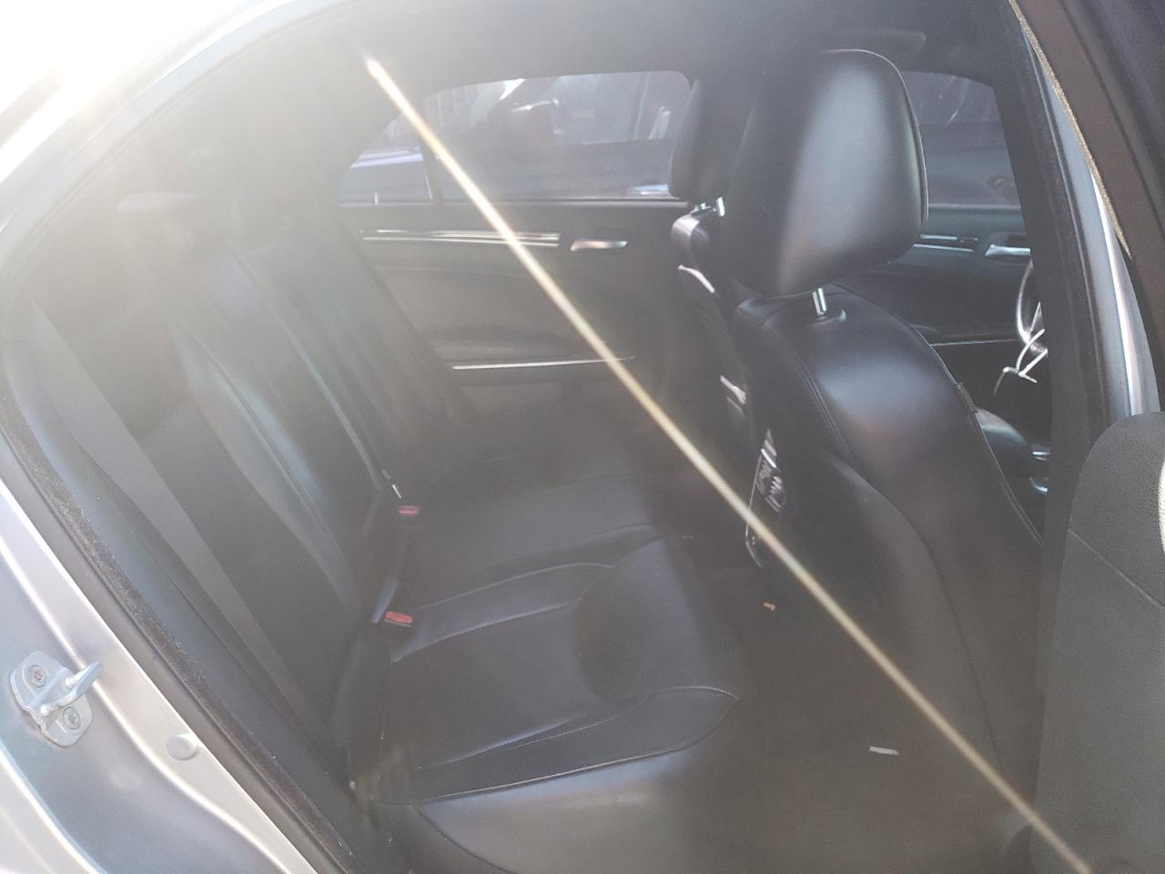 صورة رقم 6 من المزاد - 2013 CHRYSLER 300C مع VIN 2C3CCAET1DH647087