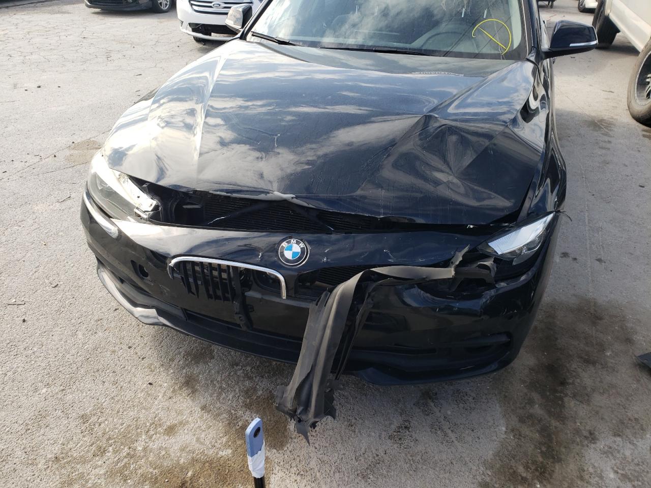 Photo 9 from auction – 2016 BMW 320 I with VIN WBA8E1G50GNU12148