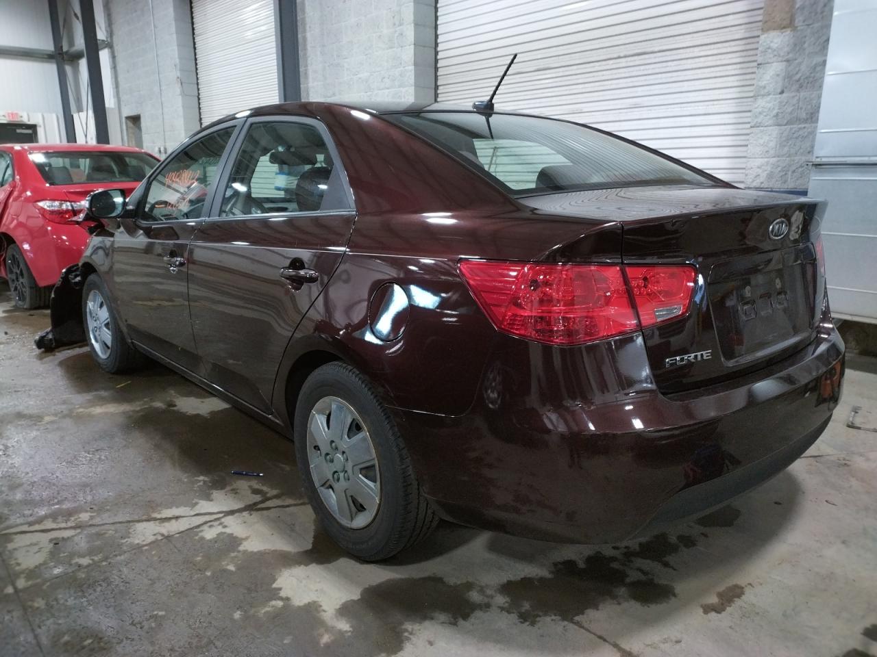 Photo 3 from auction – 2010 KIA FORTE EX with VIN KNAFU4A29A5271890