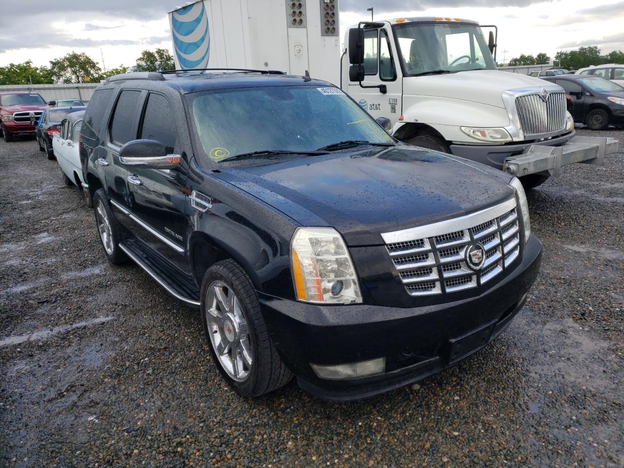 CADILLAC ESCALADE L 2010 with VIN 1GYUCBEF2AR229143 - Photo from auction
