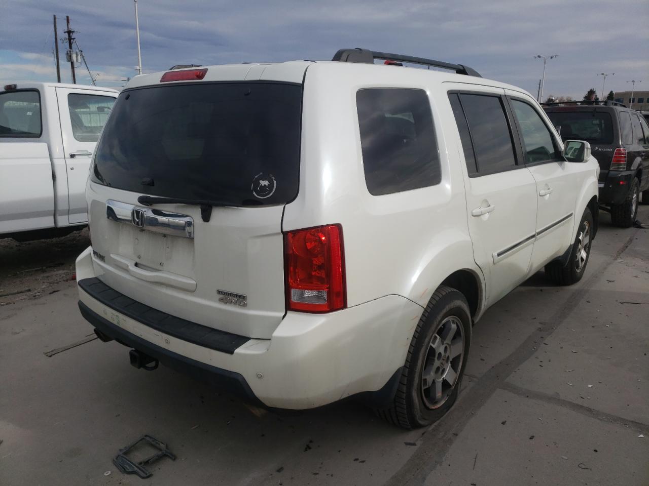 Photo 4 from auction – 2011 HONDA PILOT TOUR with VIN 5FNYF4H9XBB018067