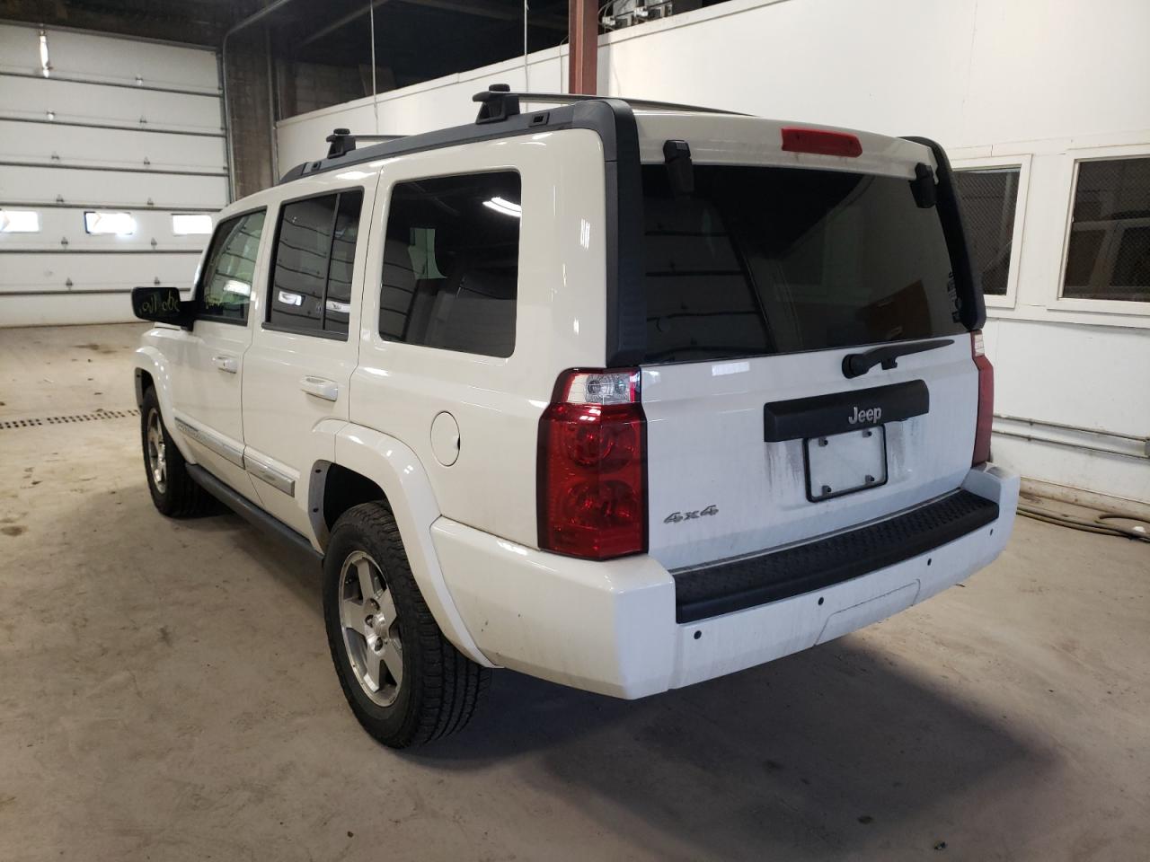Photo 3 from auction – 2010 JEEP COMMANDER with VIN 1J4RG4GKXAC131559