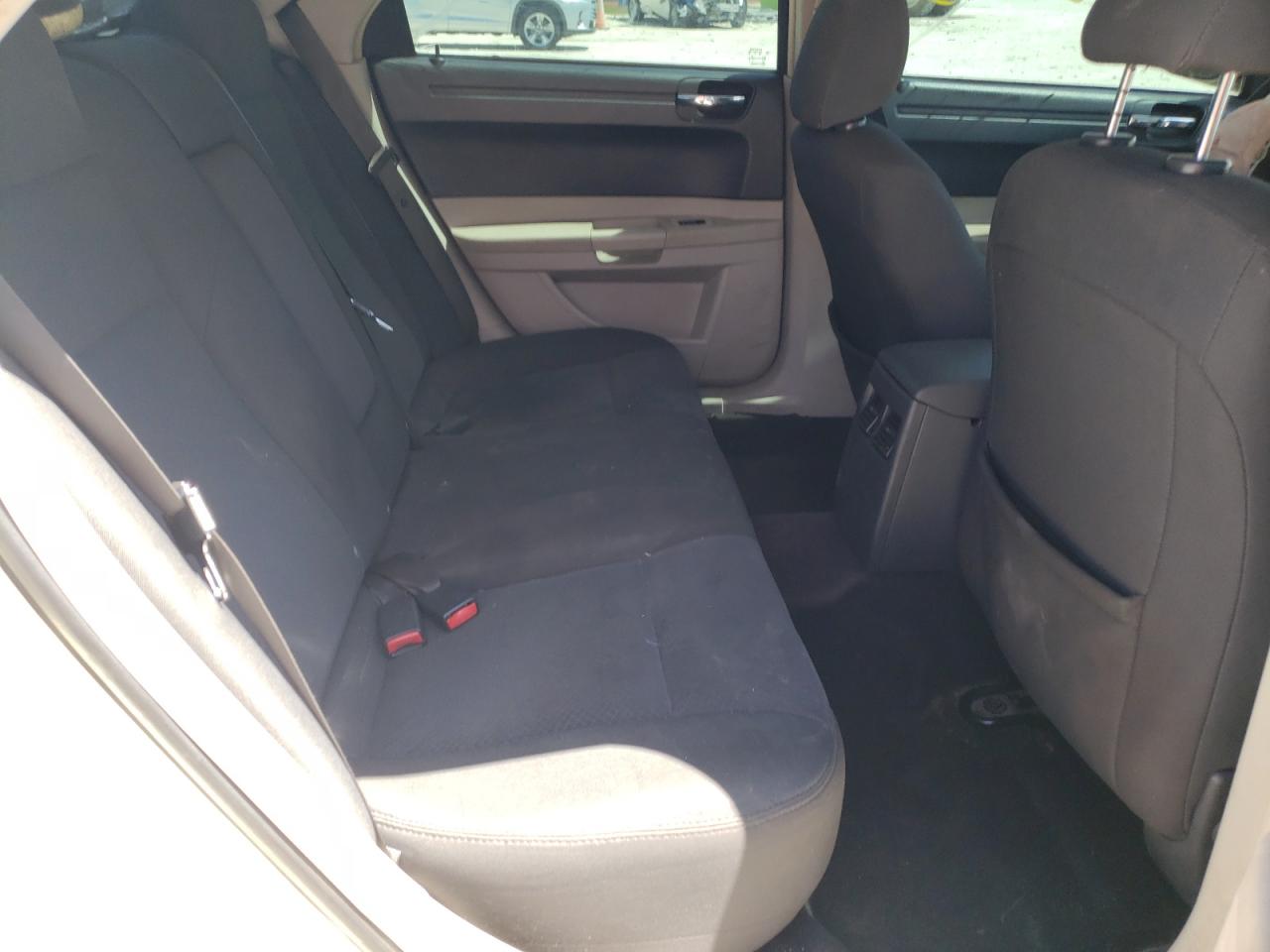 Photo 6 from auction – 2007 CHRYSLER 300 with VIN 2C3KA43R77H731719