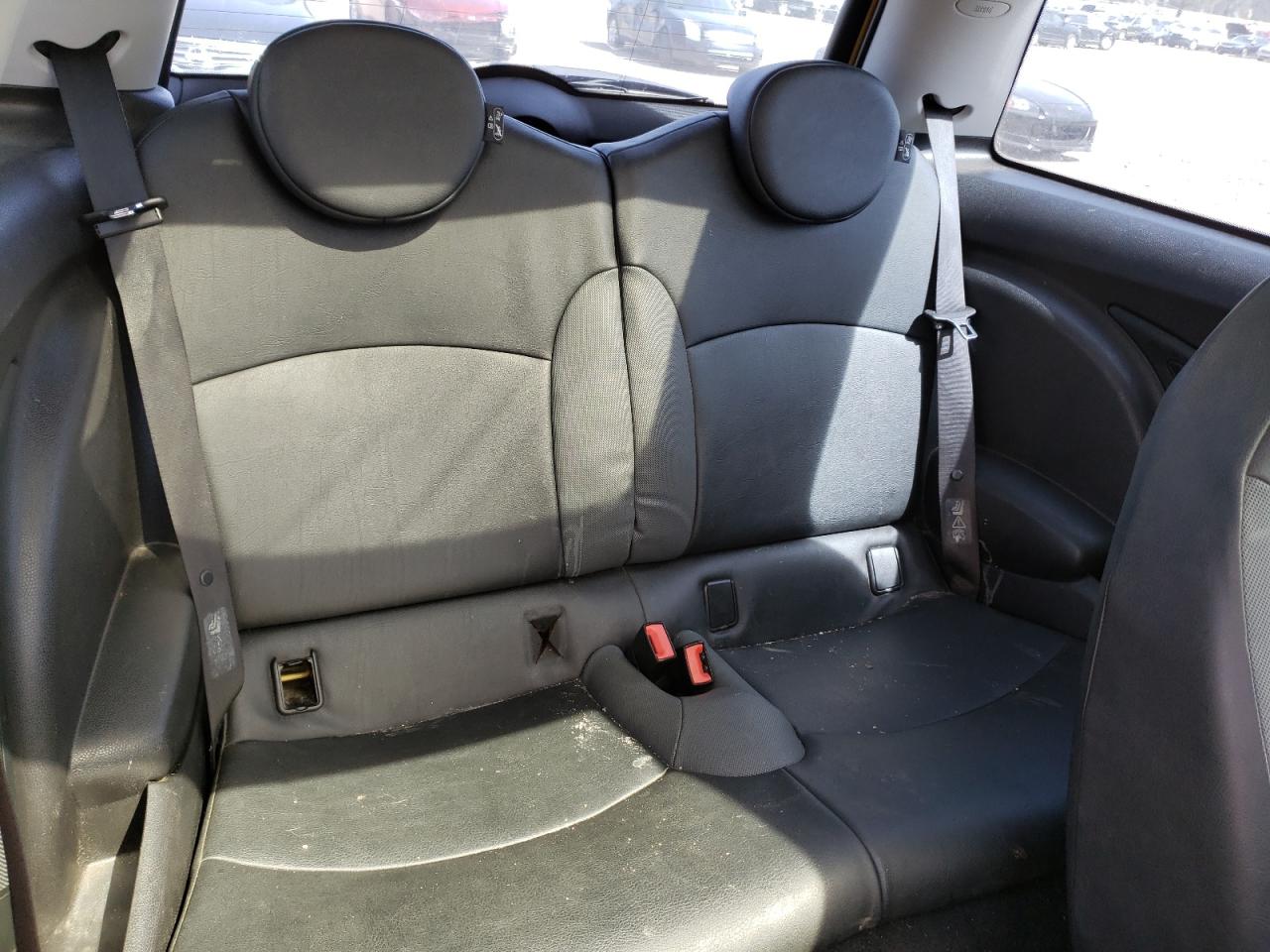 Photo 6 from auction – 2008 MINI COOPER with VIN WMWMF33518TT63181