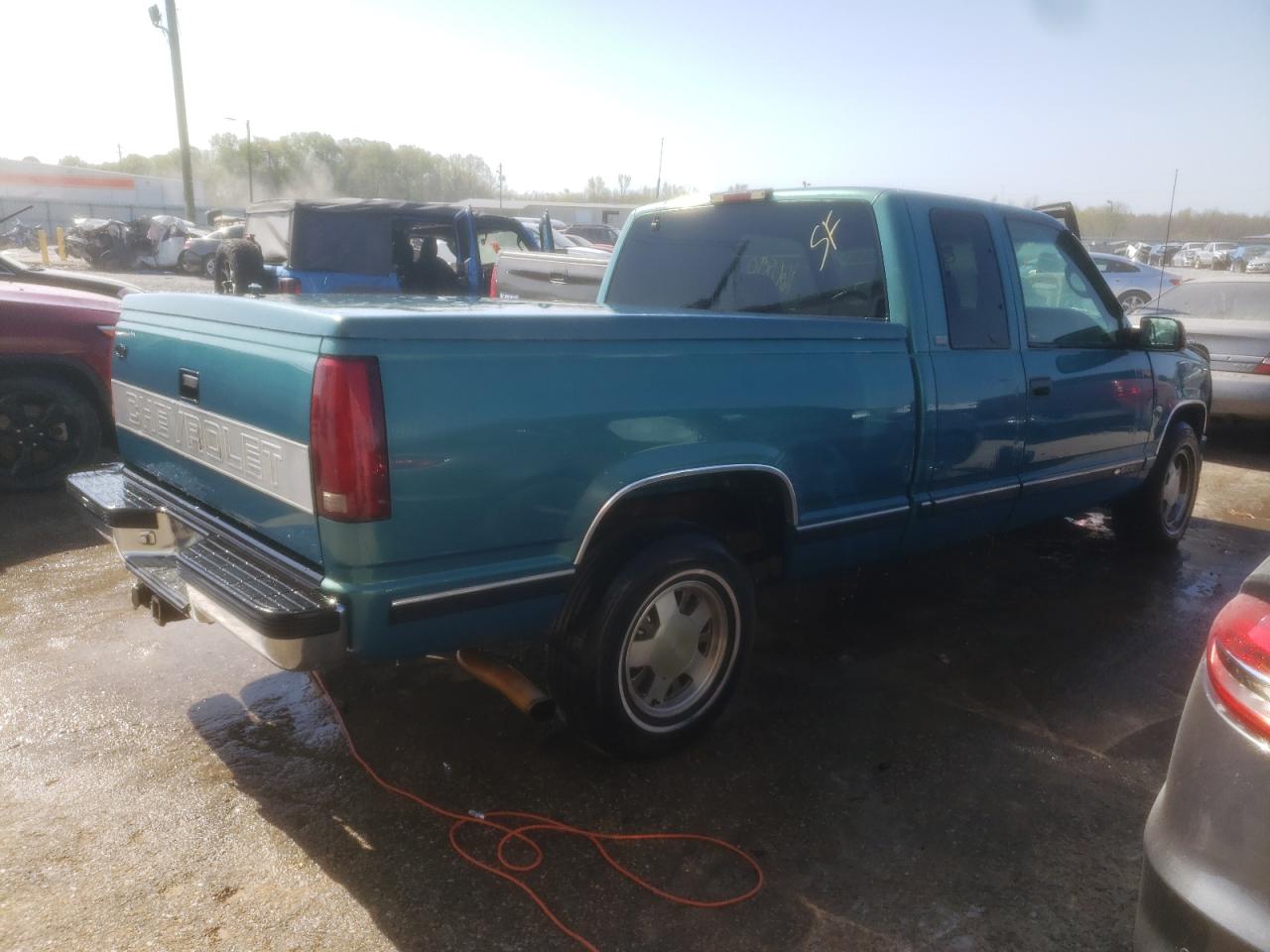 Photo 4 from auction – 1997 CHEVROLET GMT-400 C1 with VIN 2GCEC19R4V1150418
