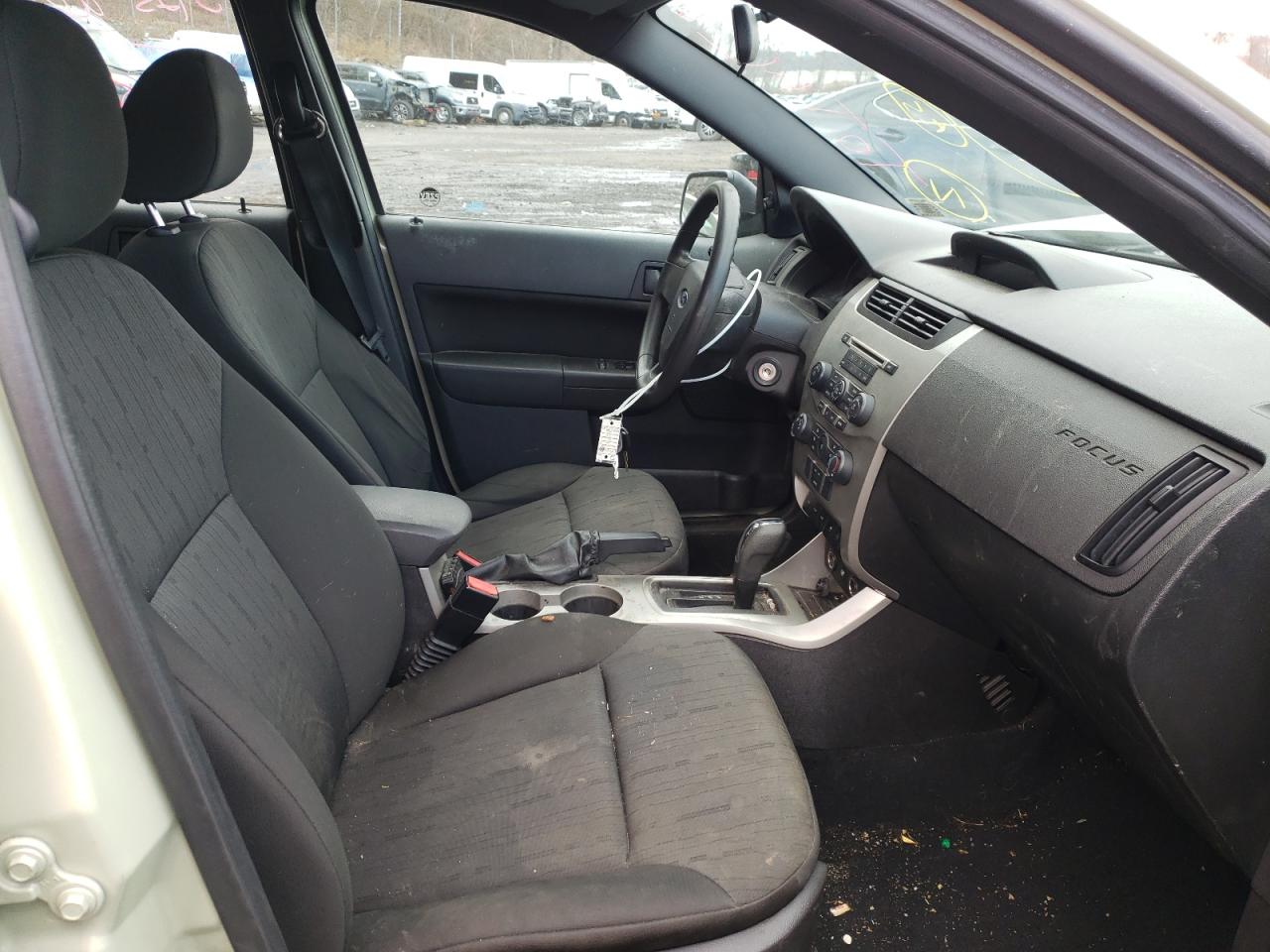 Photo 5 from auction – 2010 FORD FOCUS SE with VIN 1FAHP3FN5AW205756