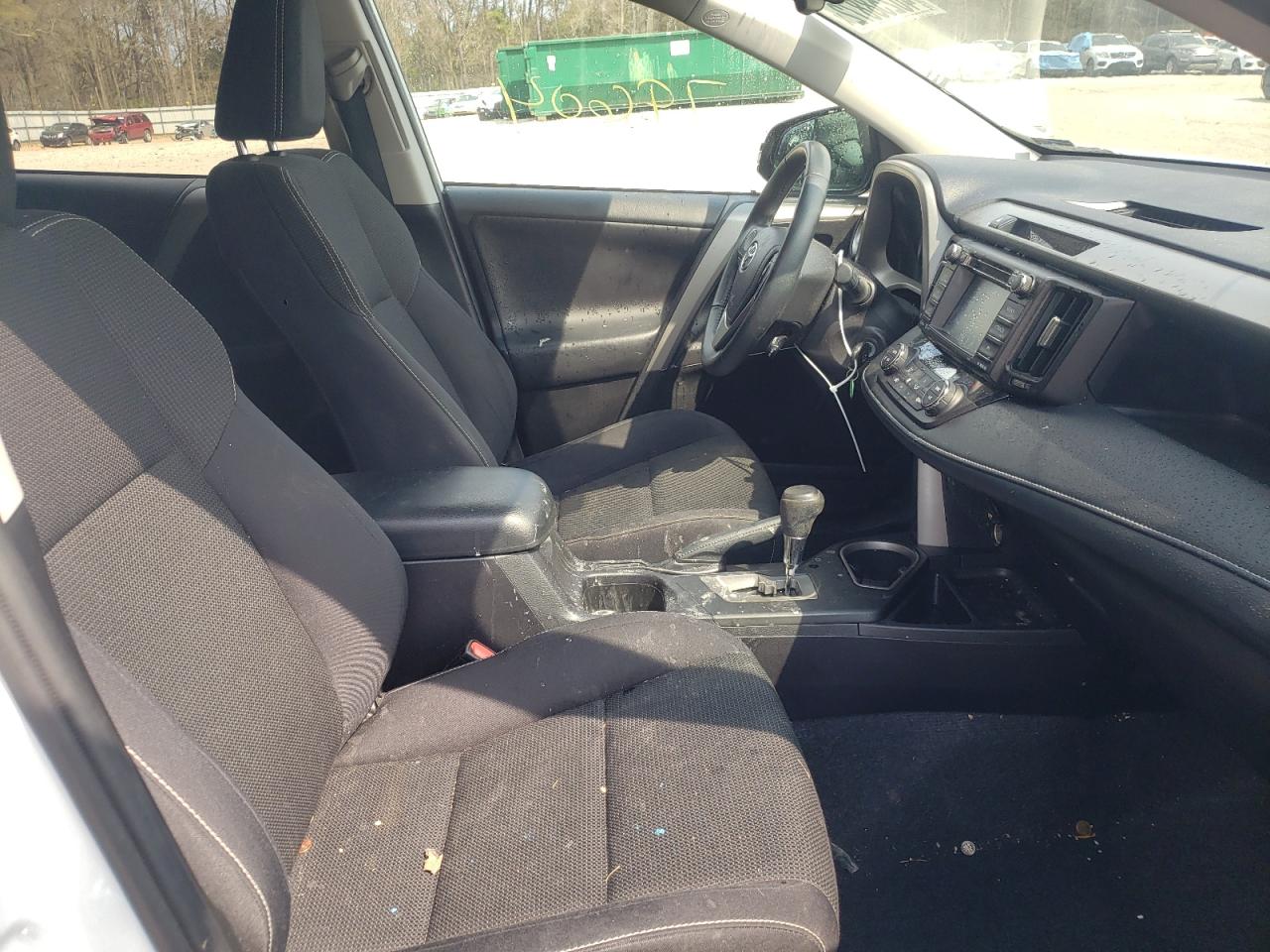 Photo 5 from auction – 2017 TOYOTA RAV4 XLE with VIN 2T3WFREV6HW324997