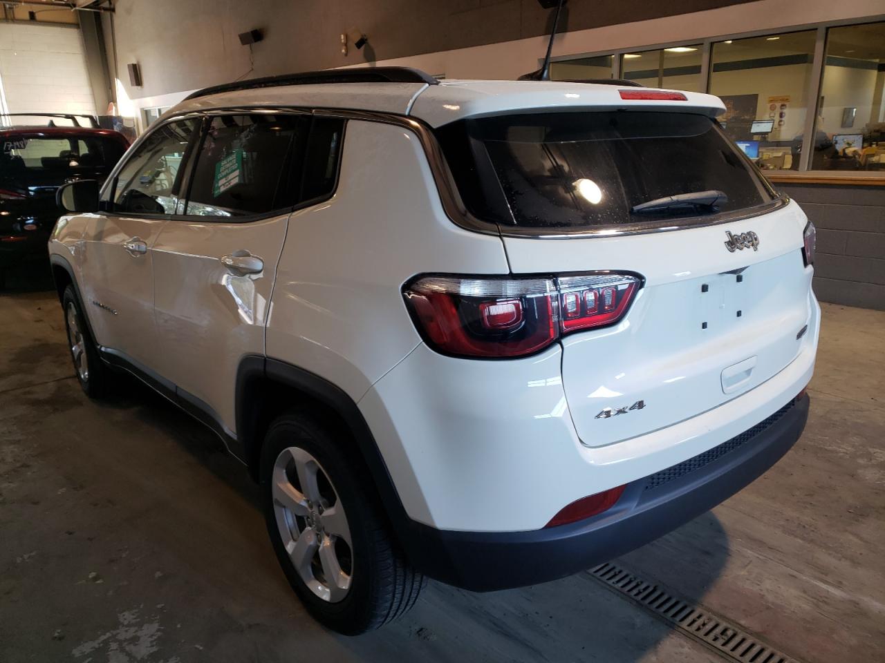 Photo 3 from auction – 2018 JEEP COMPASS LA with VIN 3C4NJDBB2JT398356