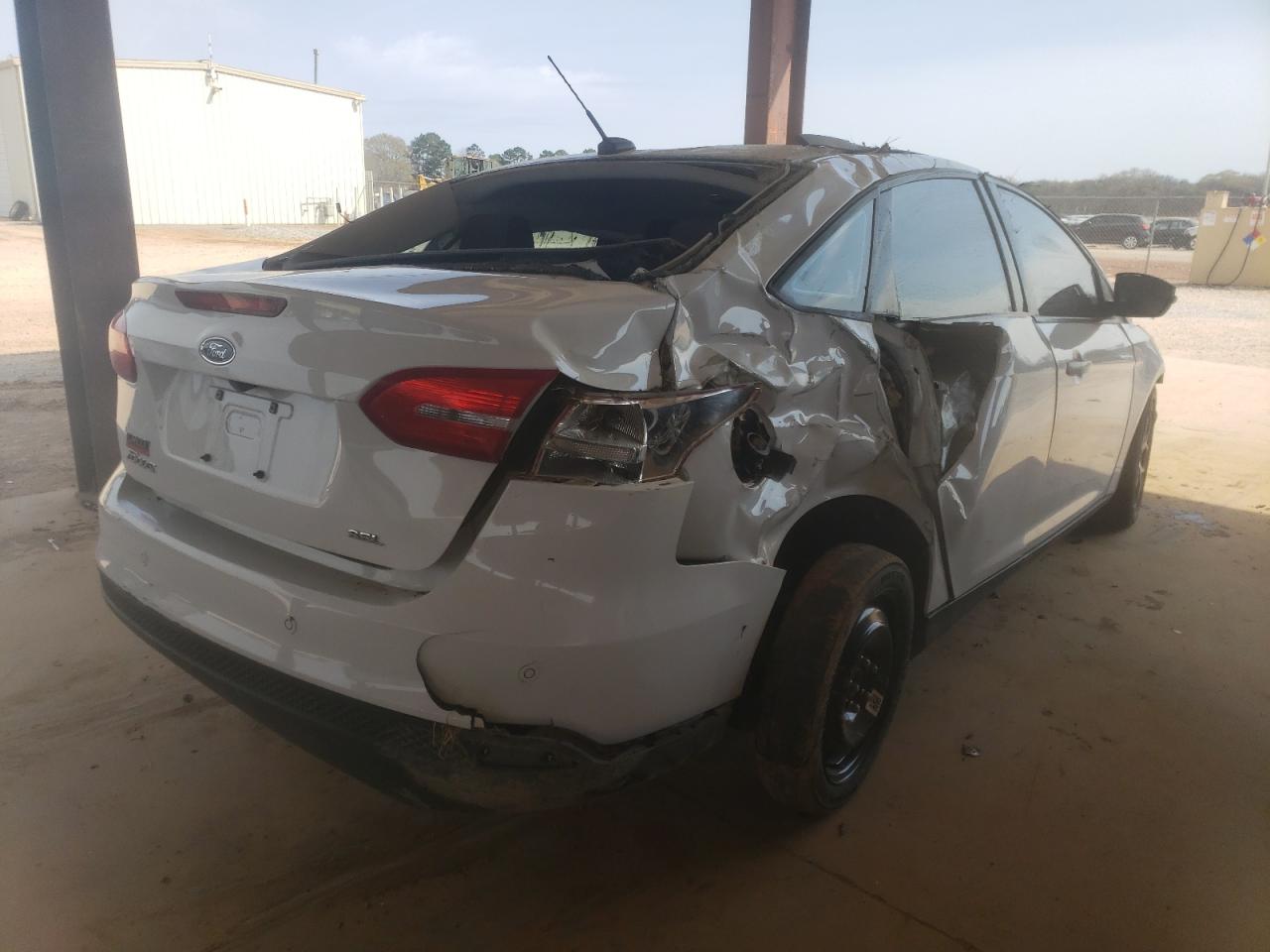 Foto 4 de la subasta – 2017 FORD FOCUS SEL con VIN 1FADP3H20HL249256