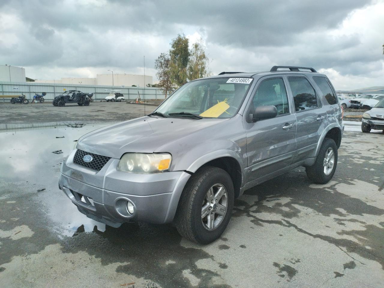 Photo 2 from auction – 2007 FORD ESCAPE HEV with VIN 1FMCU59H67KB35419