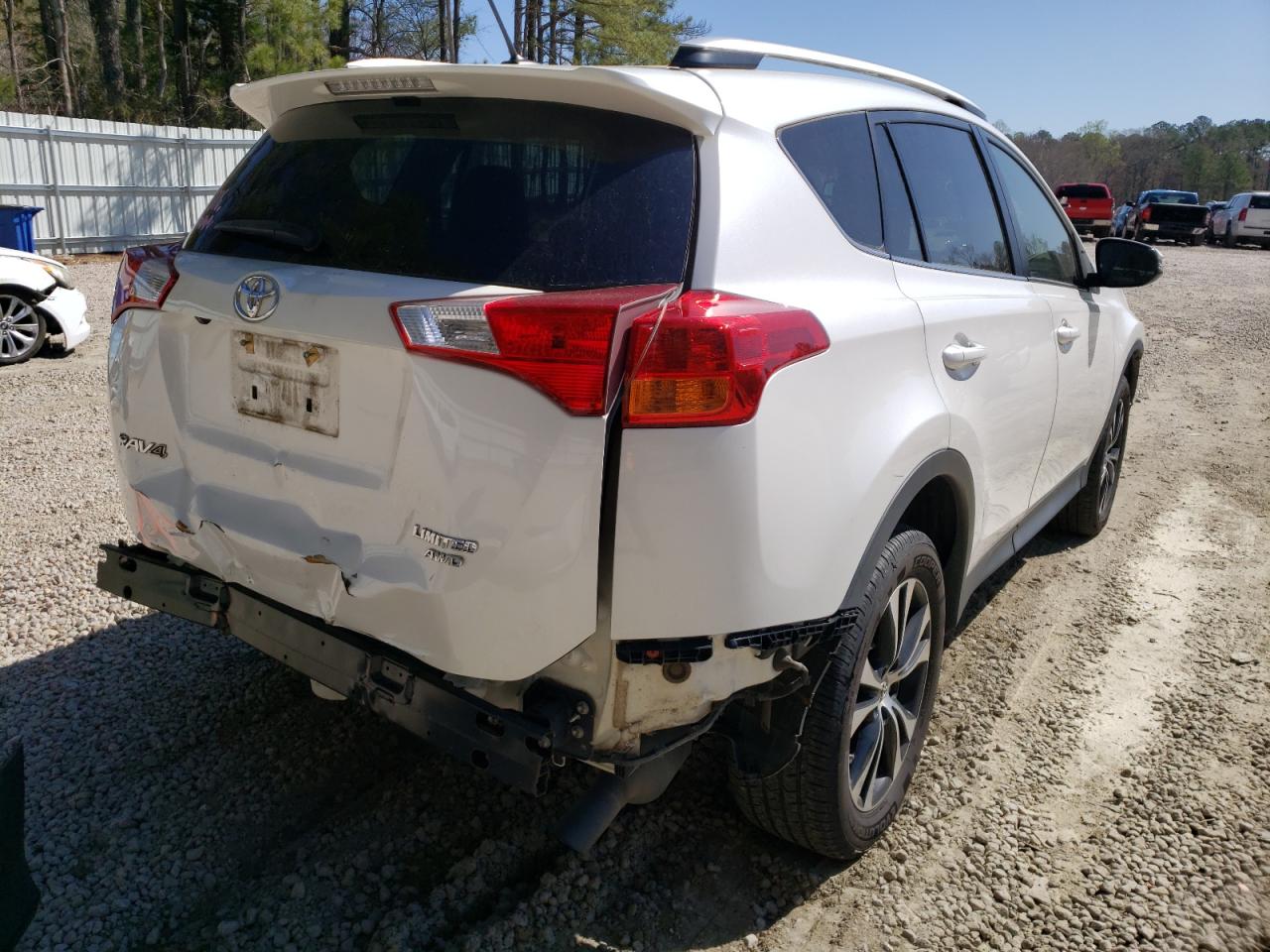 Photo 4 from auction – 2015 TOYOTA RAV4 LIMIT with VIN 2T3DFREV4FW260964