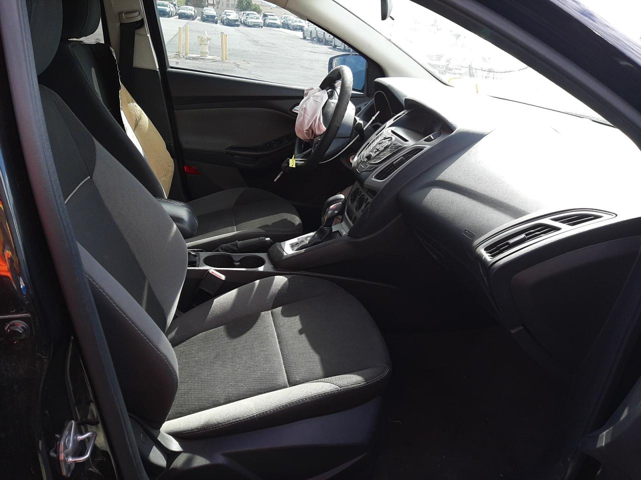 Photo 5 from auction – 2014 FORD FOCUS SE with VIN 1FADP3F26EL276640