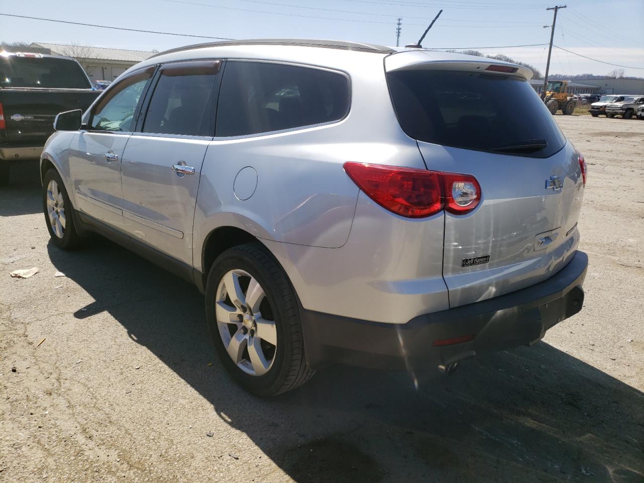 Photo 3 from auction – 2011 CHEVROLET TRAVERSE L with VIN 1GNKRLED9BJ130097