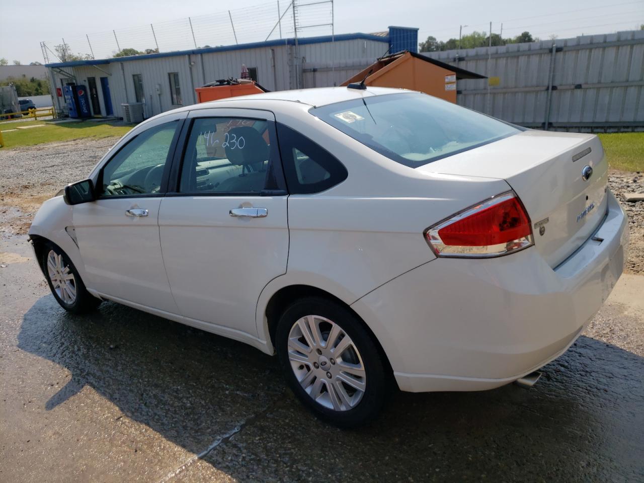 Photo 3 from auction – 2009 FORD FOCUS SEL with VIN 1FAHP37N79W155047