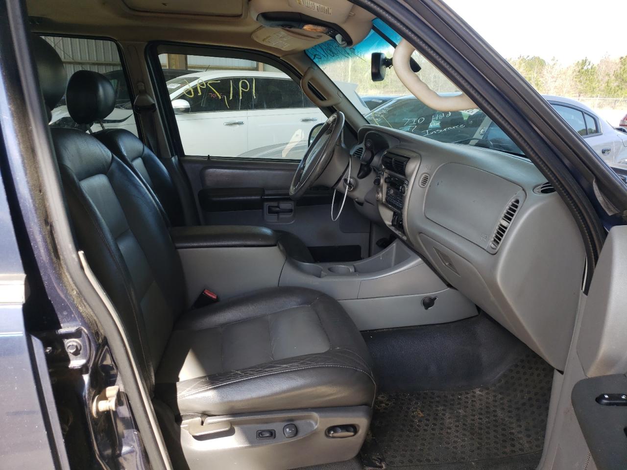 Photo 5 from auction – 2003 FORD EXPLORER S with VIN 1FMZU77EX3UB42919